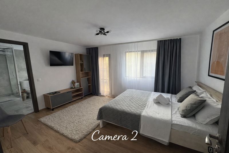 Balcon și baie proprie