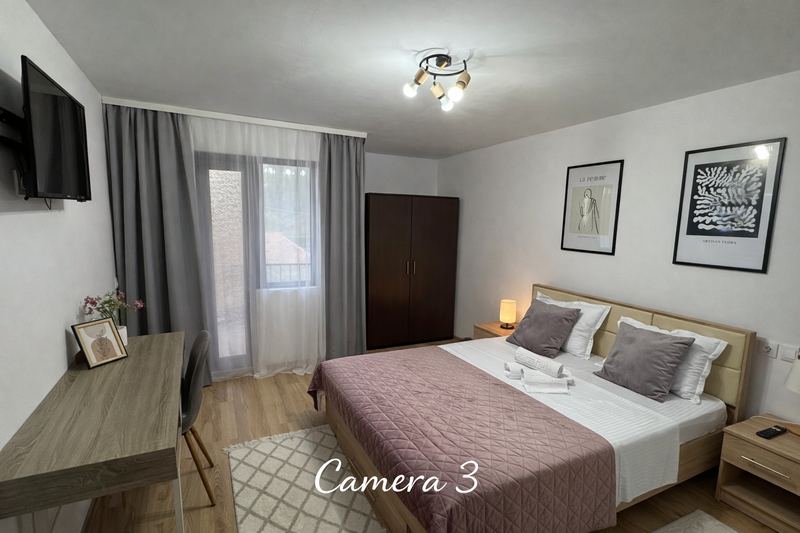 Cameră matrimonială cu balcon